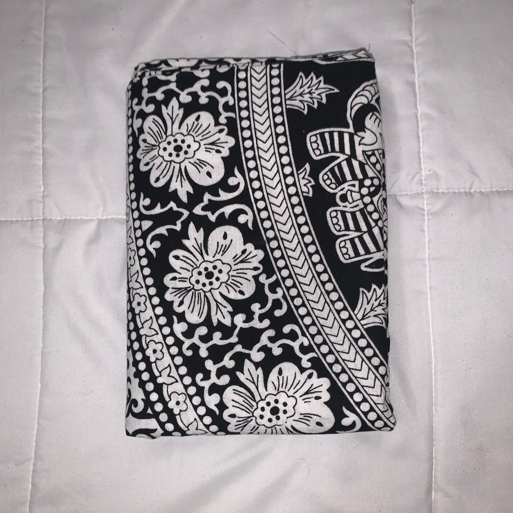 Selling a white and black beautiful tapestry!
